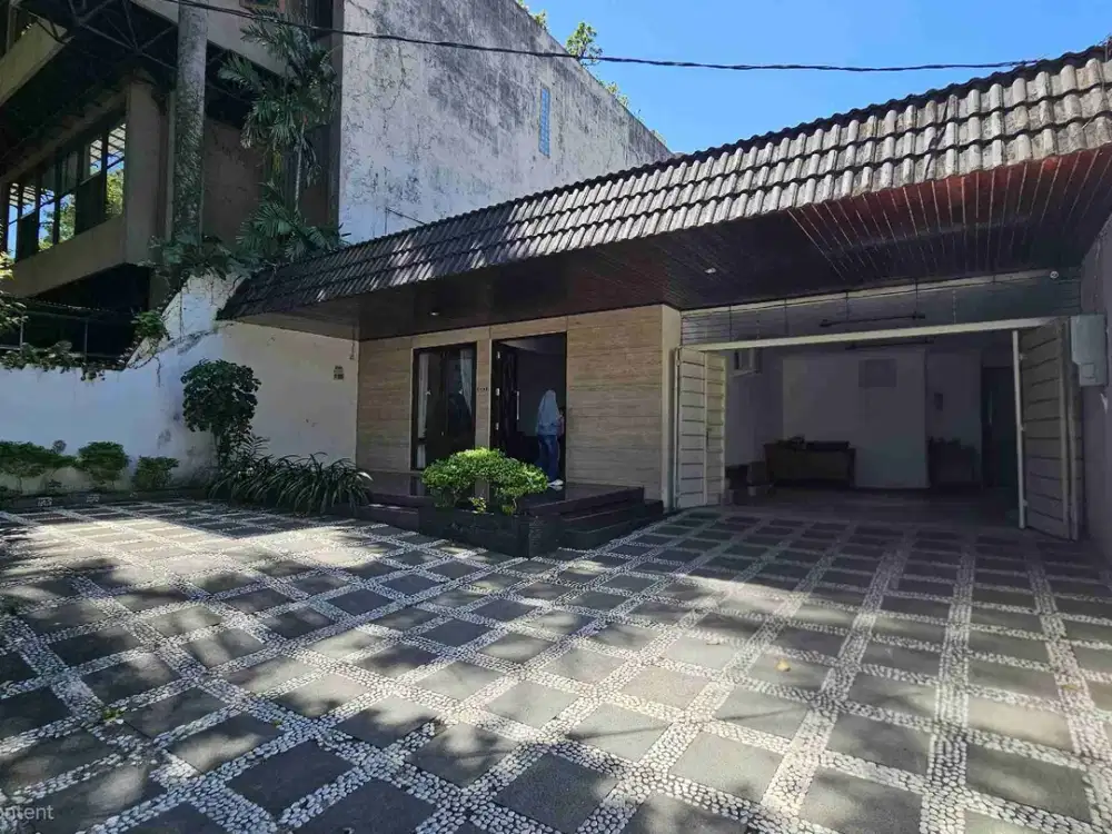 Dijual rumah usaha Di Surabaya Pusat
