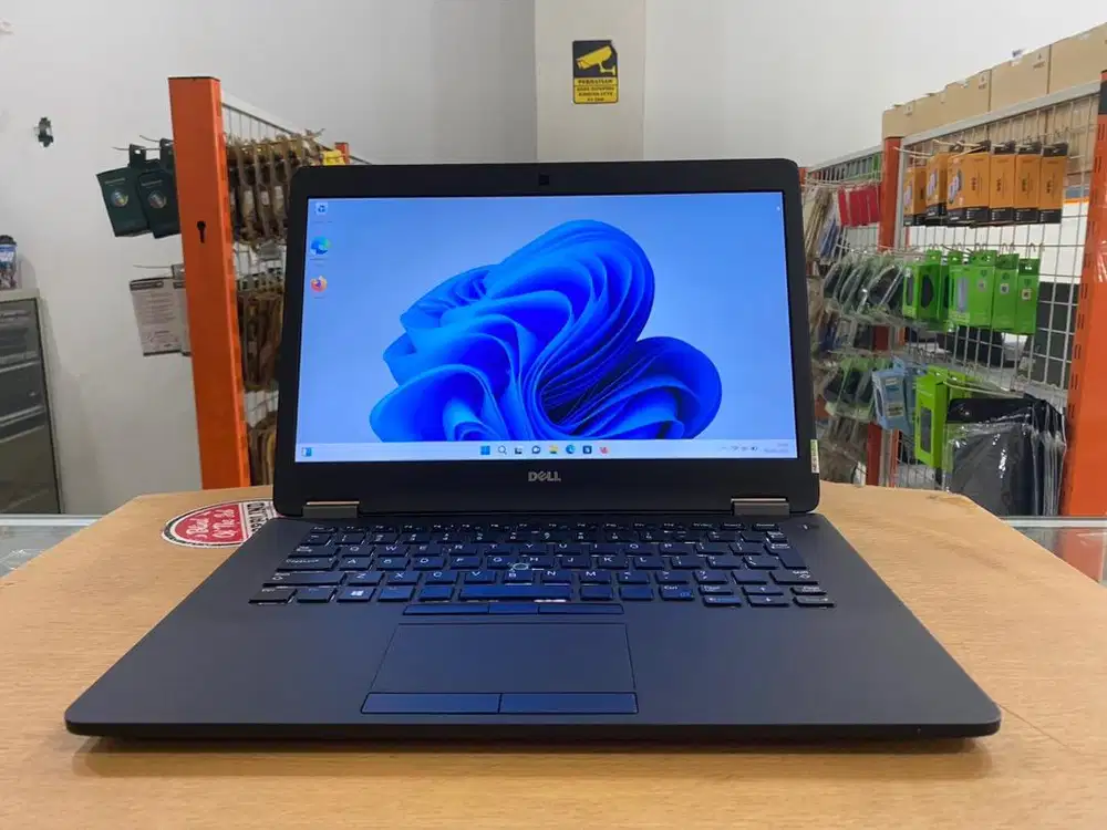 DELL Latitude E7470 Core i5 Ram 8GB SSD 256GB 14in Slim Mulus