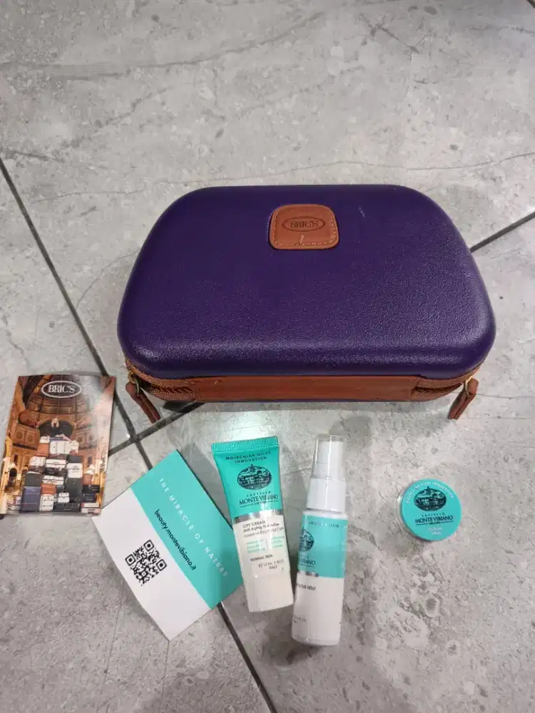 Pouch Brics Qatar Airways with starter pack