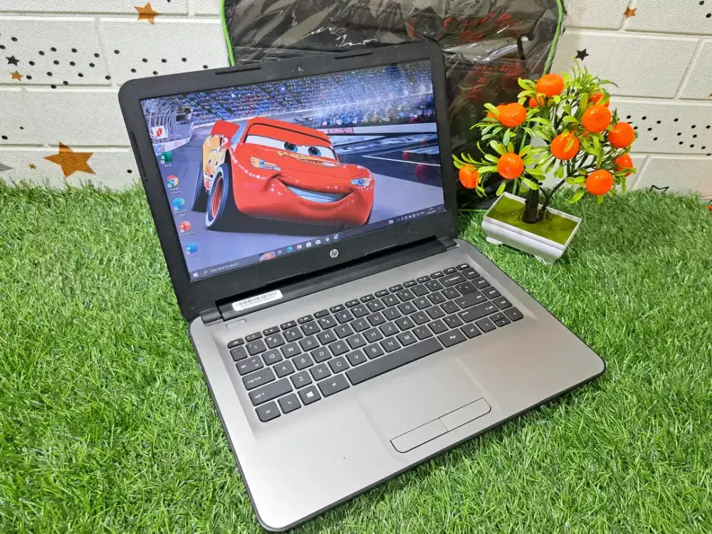 Laptop hp 14 AMD A8  slim siap pakai lancar jaya