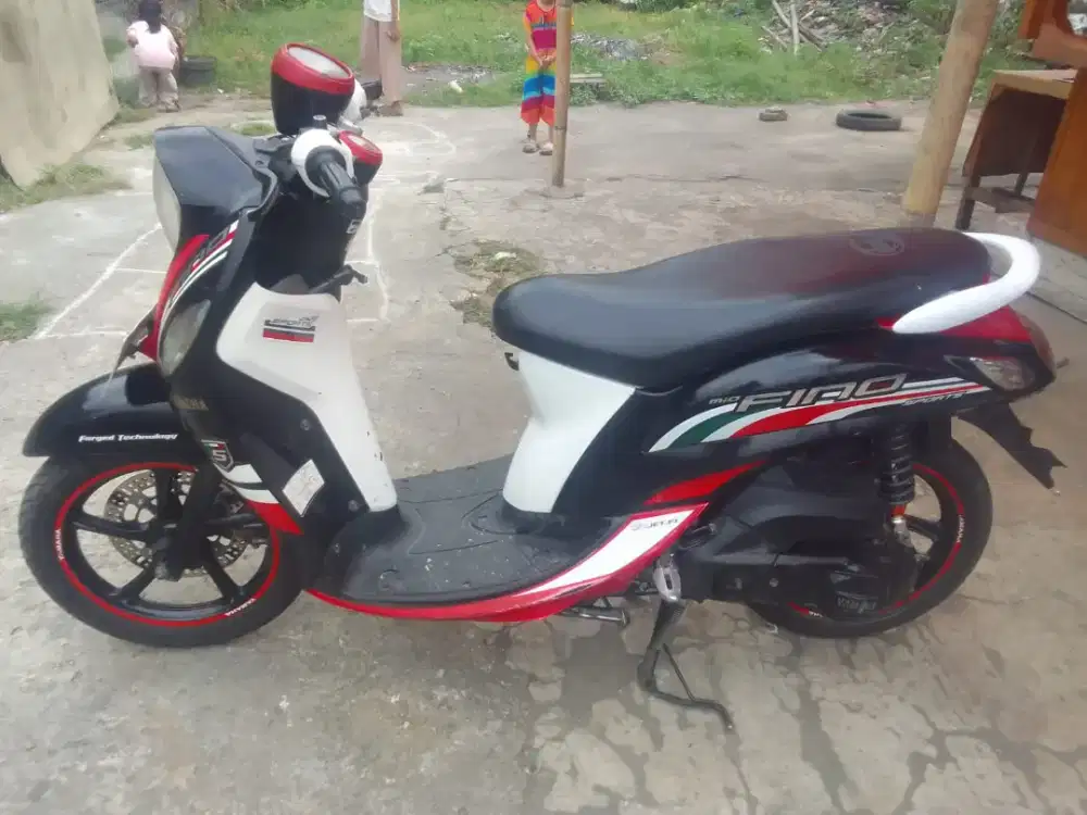 Dijual cepat motor Yamaha Fino fi 2015 pajak idup plat b Tangsel