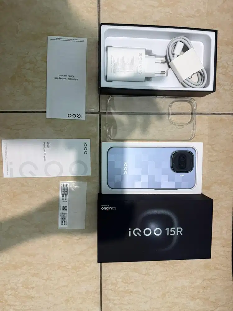 Iqoo 15R baru buka segel !! 12/512gb varian tertinggi !!