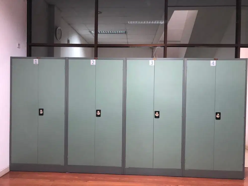 Jual lemari kantor Mulus terawat