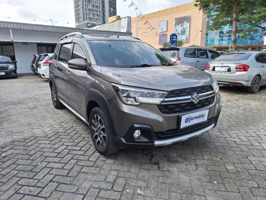DP MURAH Suzuki XL7 1.5 Beta Bensin-AT 2020 Abu CBRCB
