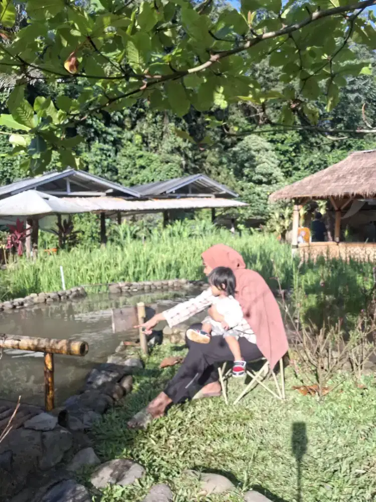 Pengasuh untuk 2 anak menginap atau pp