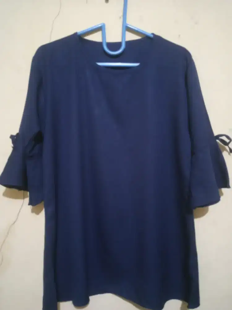 PRELOVED TUNIK WANITA BAHAN CREPE NAVY