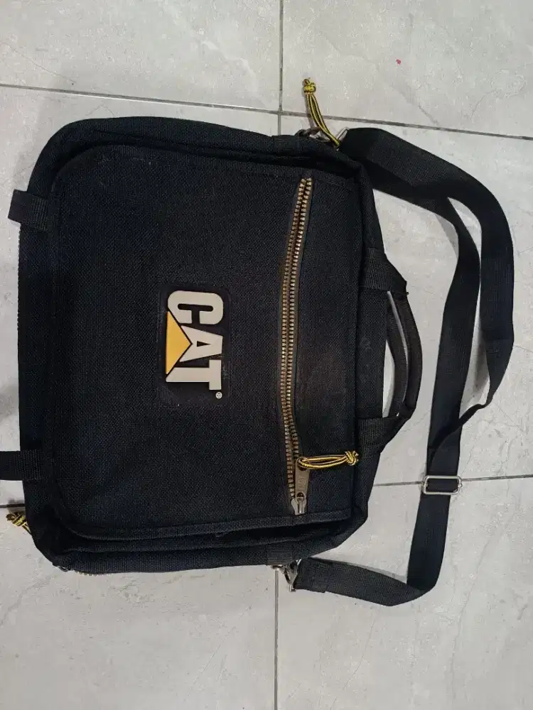 Tas Sling Bag Messenger Bag Caterpillar