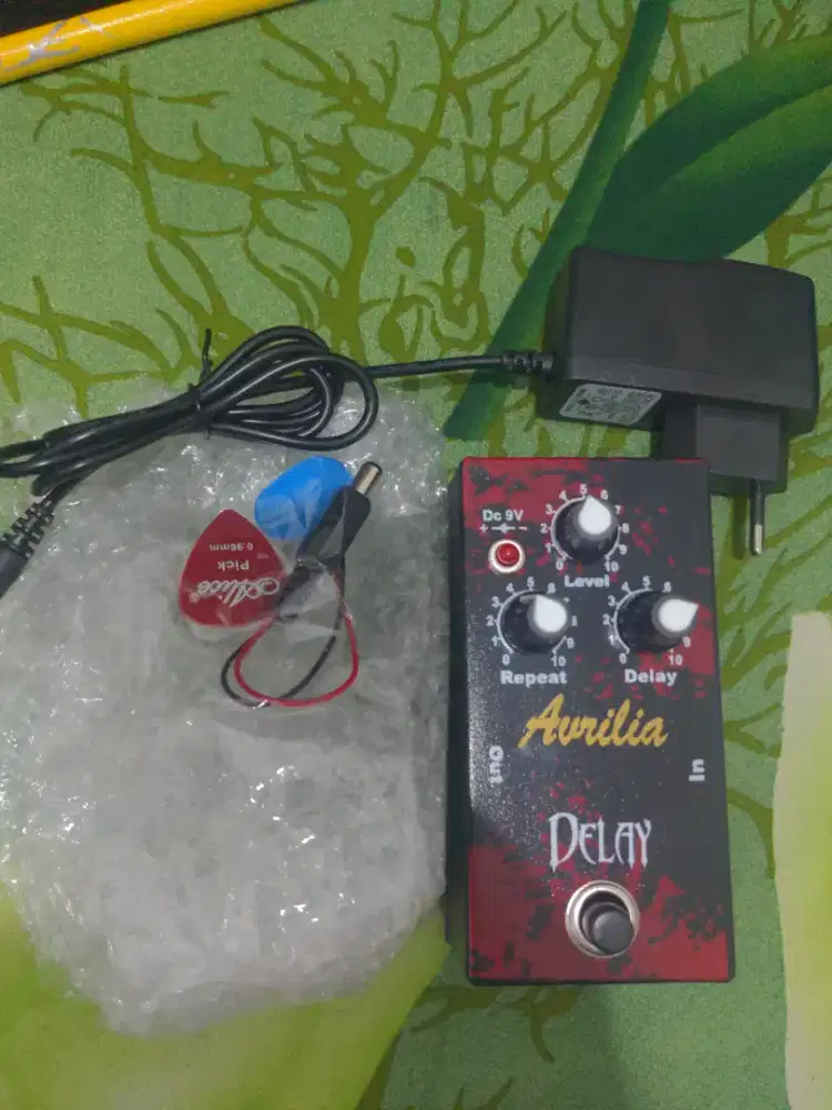 Jual efek gitar avrilia delay murah 100ribu saja, langsung pantau gan