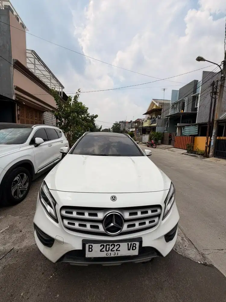Mercedes-Benz GLA200 2018 Bensin