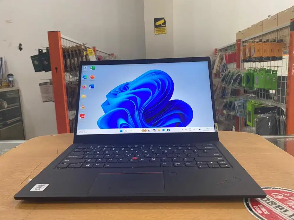 Lenovo ThinkPad X1 Carbon Core i7Gen10 Ram 16GB SSD 256GB Touchscren