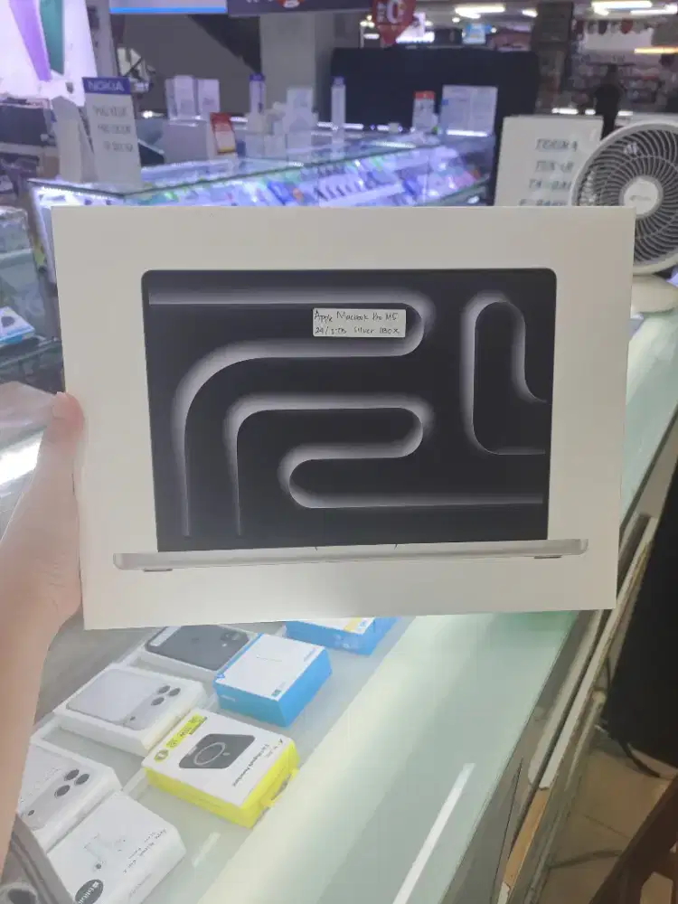 Apple Macbook Pro M5 14 Inch 24/1TB SSD Silver BNIB Garansi IBOX