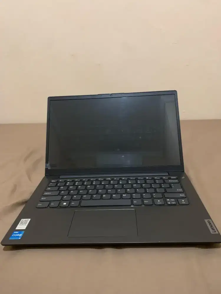 Laptop lenovo v14 core i3