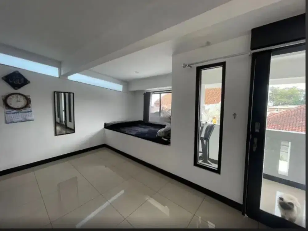 Dijual Rumah dua lantai cipedes Sukajadi dekat Pasteur Sutami Setrasari Gerlong Bandung