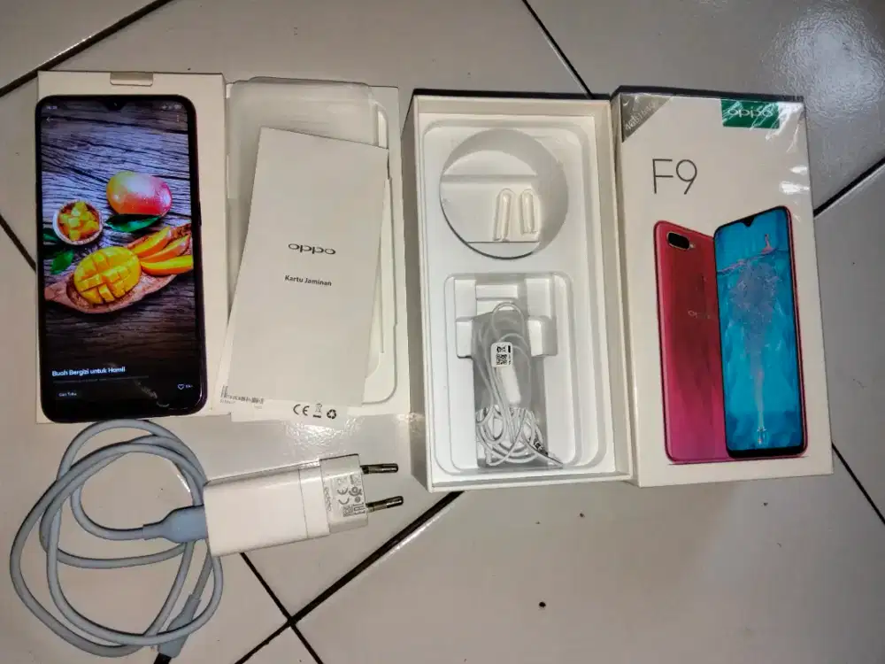 Hp oppo F9 merah kondisi normal