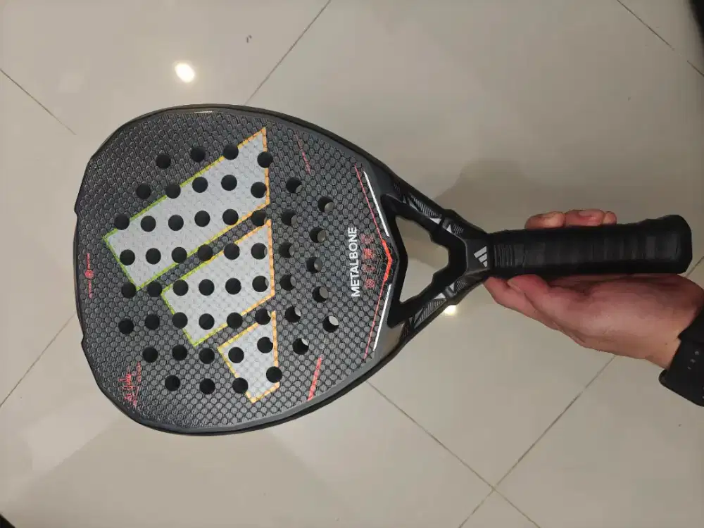 Raket Padel Metalbone 3.5 2026 Ale Galan