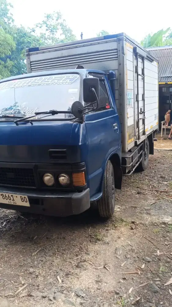Jasa angkutan barang dalam dan luar kota