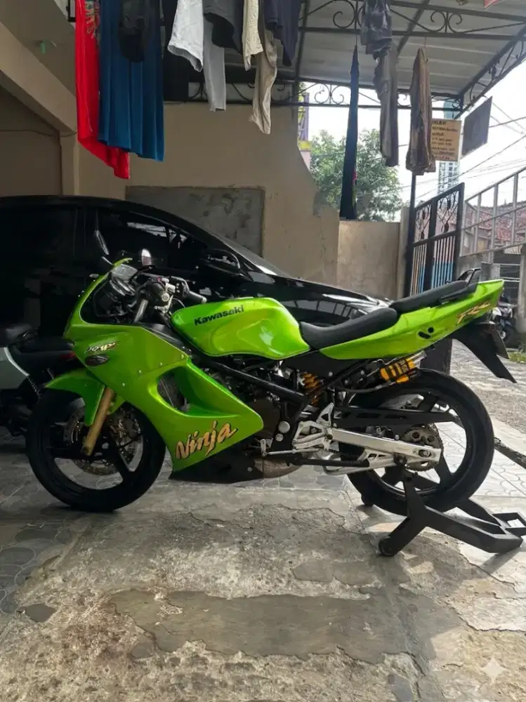 Dijual Kawasaki Ninja RR Old 2010 Green