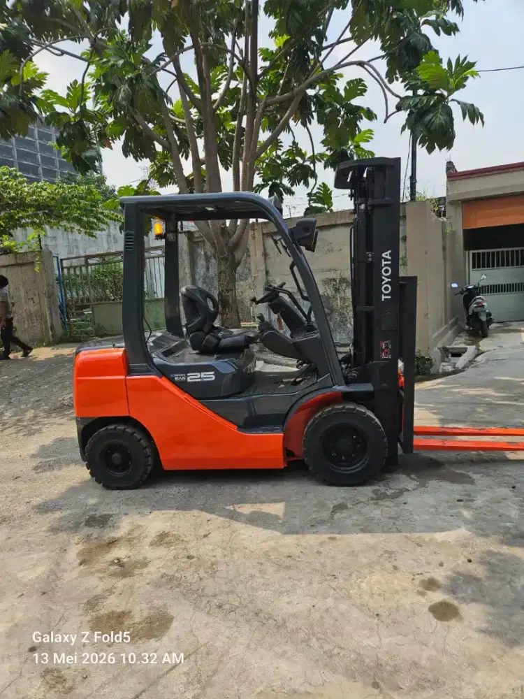 Forklift Toyota 2,5 Ton,Manual,Threelift 5 Meter,8FD25,Tahun 2020