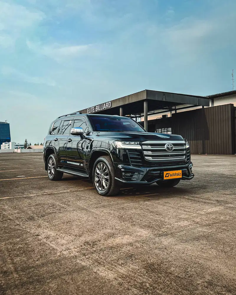 TOYOTA LAND CRUISER VXR300 2023