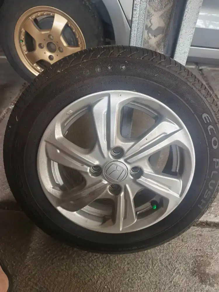 Velg standar brio dan velg kaleng cadangan r14