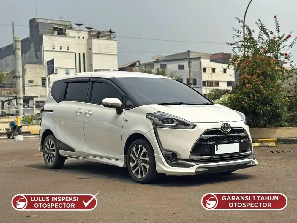 Km 28rb 2019 Toyota Sienta Q 1.5 AT Putih Metalik Service Record Resmi