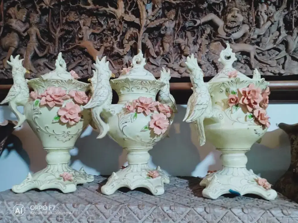 Set Pajangan Keramik Eropa  Capodimonte  Asli Italia