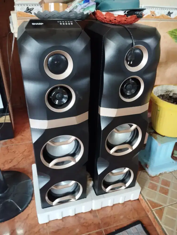 Speaker sharp xbass