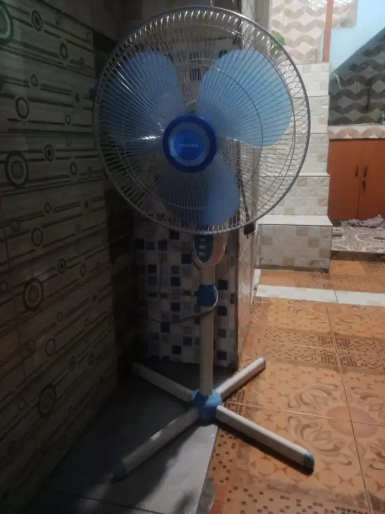 Dijual Kipas Angin Second Merk Miyako 16 inch