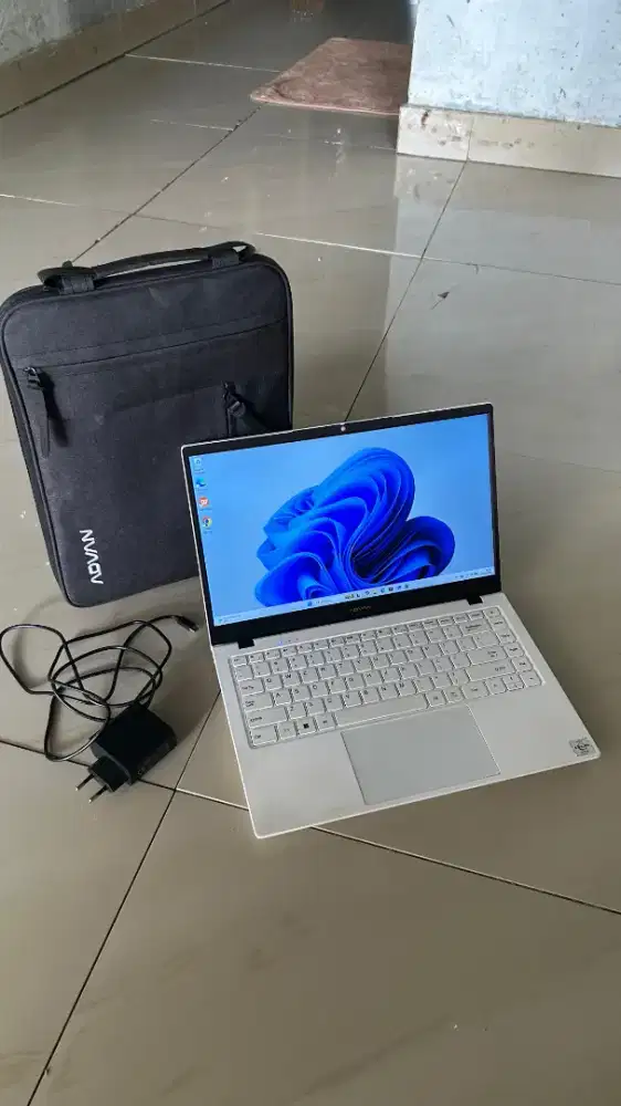 Laptop Advan Soulmate X - Amd 3020e Athlon Silver - Mulus