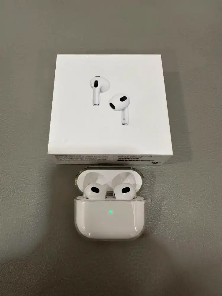 Preloved Apple Airpods 3 Gen Wireless Magsafe Charging Case