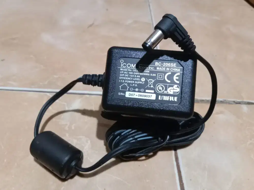 Adaptor 15volt 0.4a