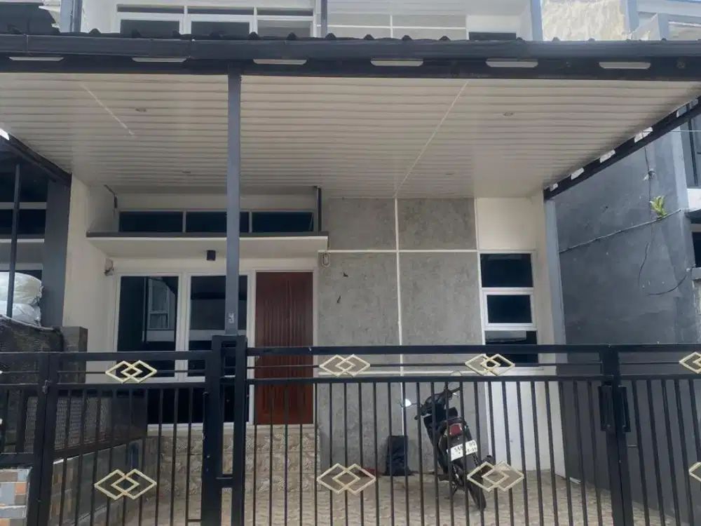 SIAP HUNI!!! DI jual murah rumah 2 lantai bonus kitchenset plus Kanopi View kota bandung