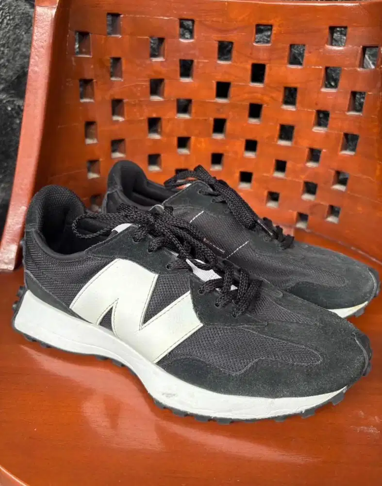 New Balance 327