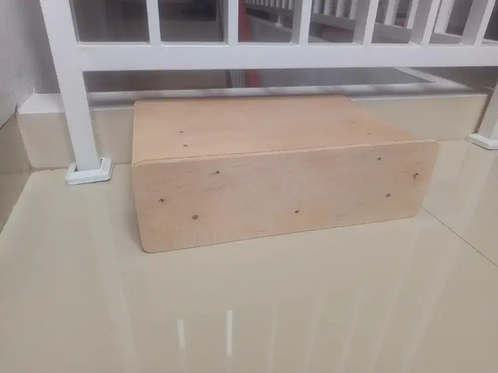 Pijakan kayu kucing