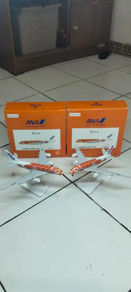 Pesawat AIRBUS A380 -800 ORANGE ANA 2 pesawat lengkap box Rp.210,000