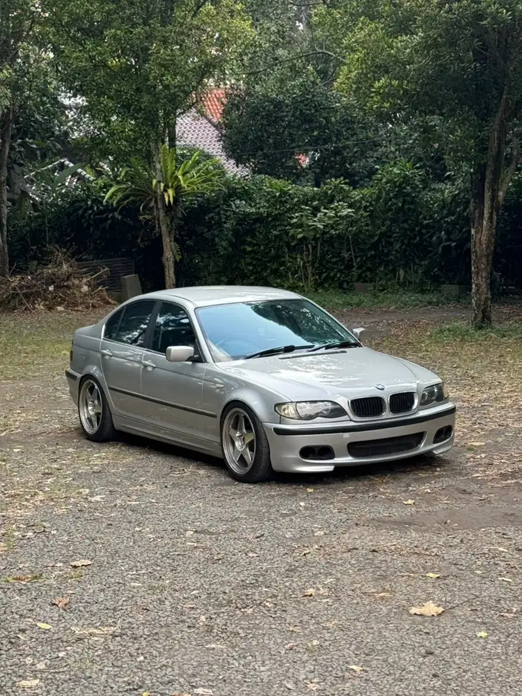 BMW 325i 2003 Bensin