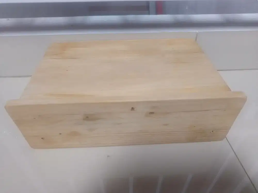 Pijakan kayu kucing