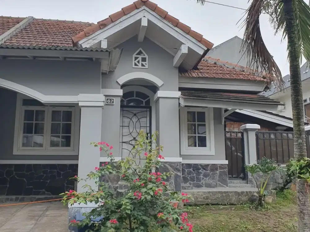 Disewakan Rumah Sentul City 2+1 Kamar LT LB 125 Free IPL 1 Tahun Dekat dengan Fasilitas Umum