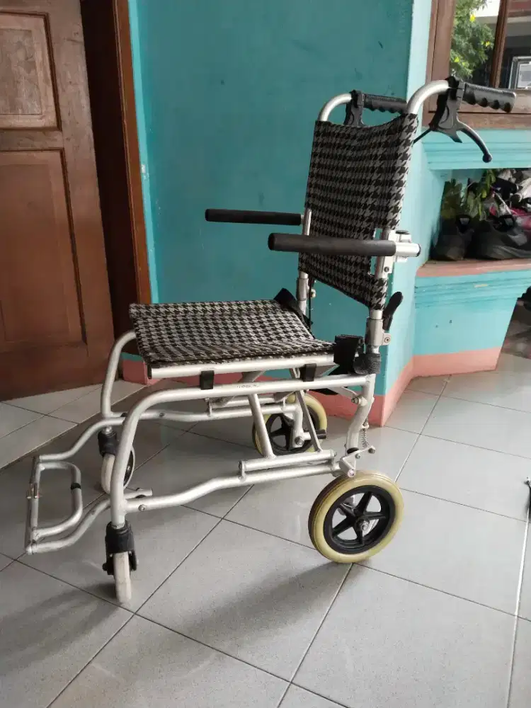 Dijual kursi Roda travelling simpel dibawa kemanapun