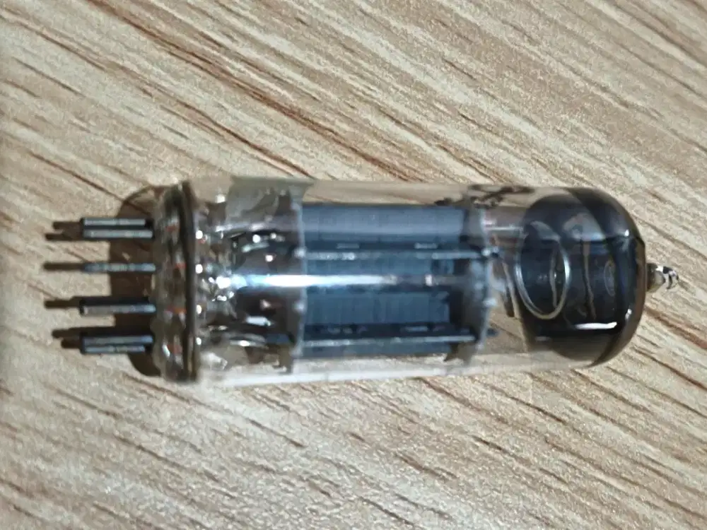 Tube 12 FQ 7 Rusia