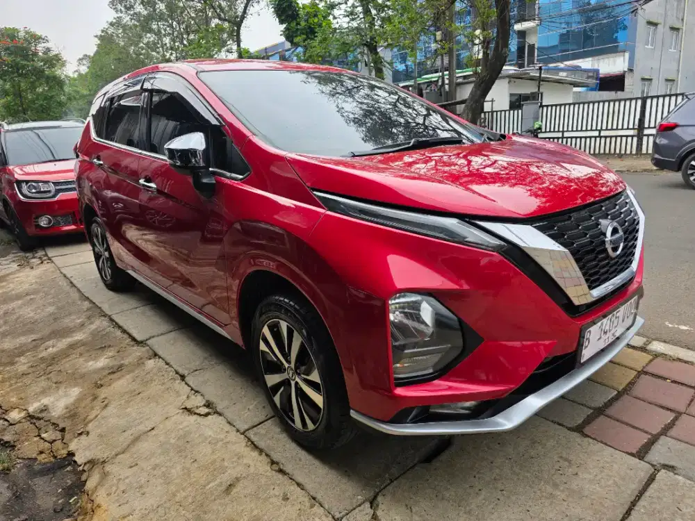 LIVINA VL AT MATIC 2019