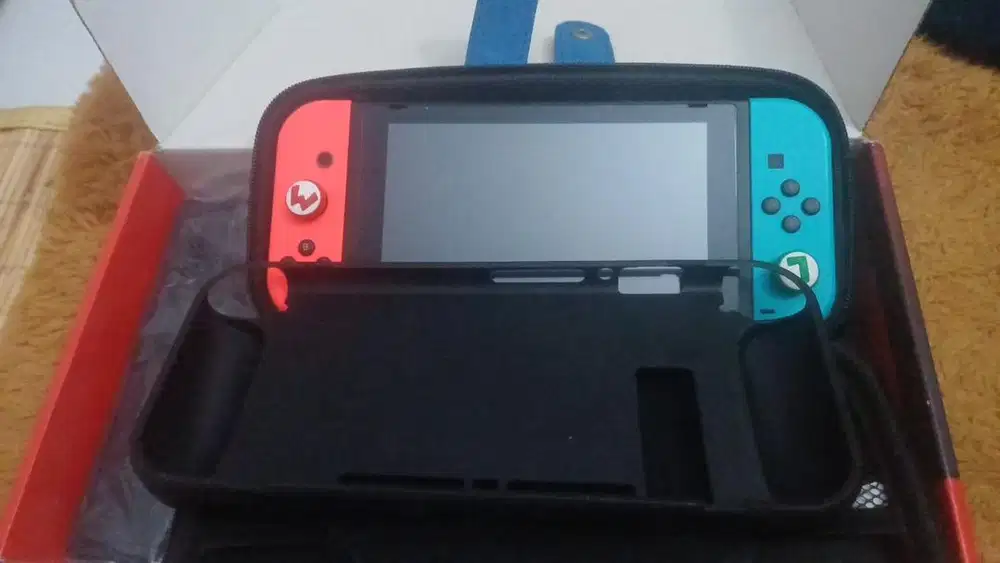 NINTENDO SWITCH V2 OFW FULLSET LENGKAP + KASET FC24