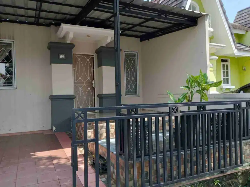 Di Sewakan Rumah Di Cluster Depan taman budaya Sentul city