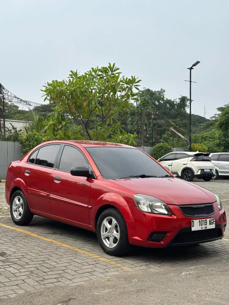 Kia Rio 2011 Bensin