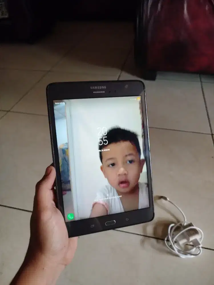Samsung Galaxy Tab A 2019 8in SM-P355 Tipis & msh mulus