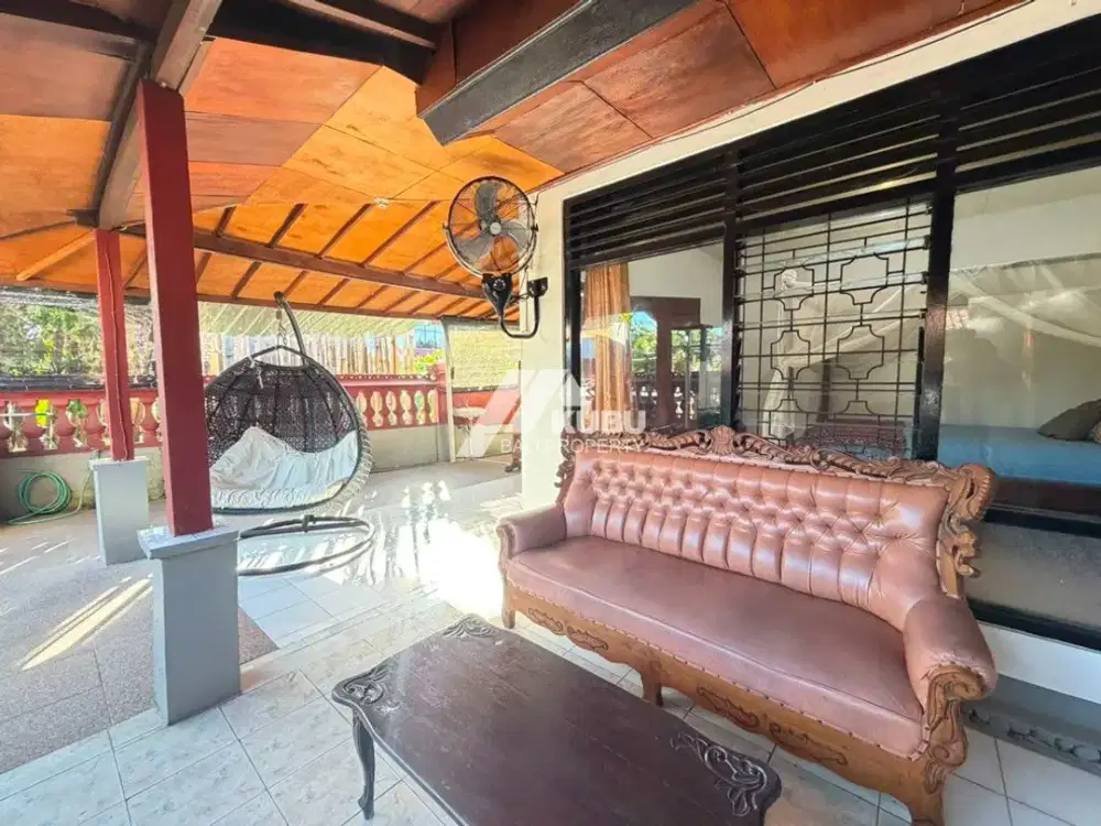 KBP1191 A clean and tidy Balinese local building in Sanur.