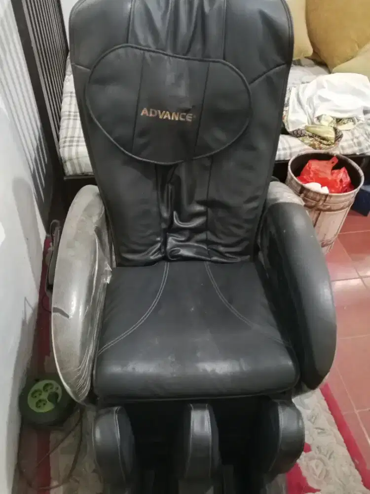 Kursi pijat Advance