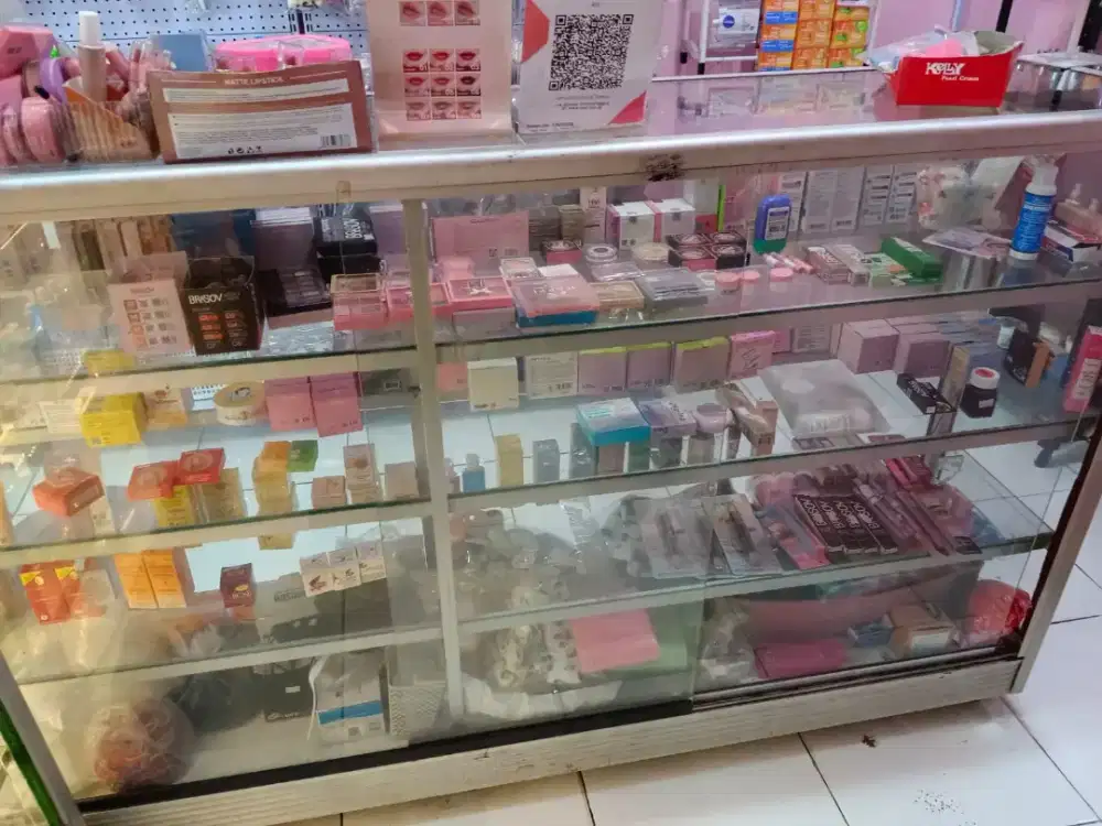 Jual 2 etalase bekas kondisi ok