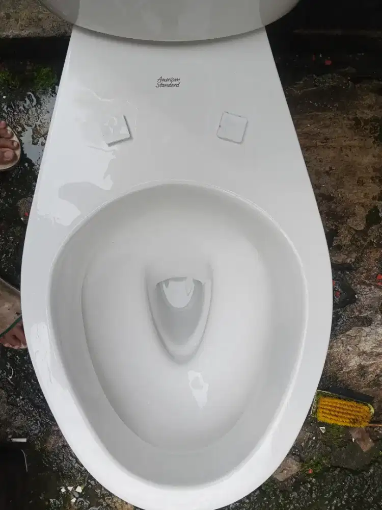 Toilet duduk American standard