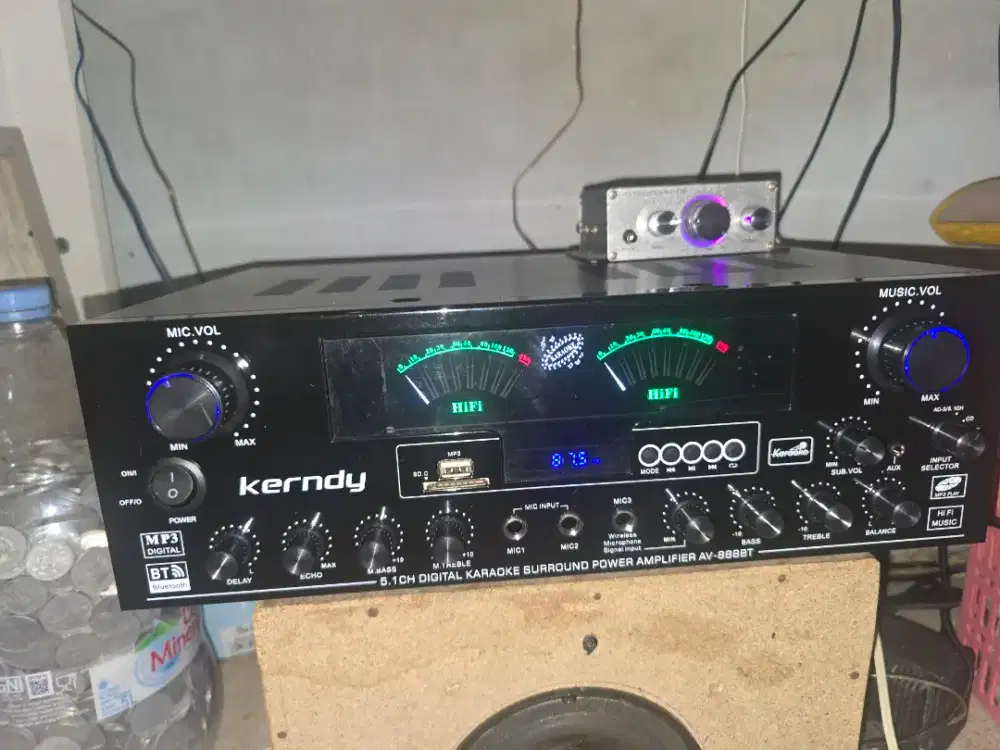 Amplifier kerndy av888